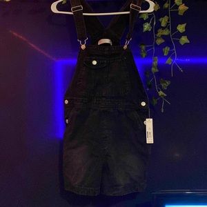 No Boundaries overalls in black size M (7-9)!